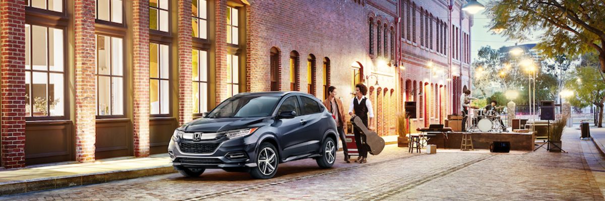2019-Honda-HRV-Touring-SUV-L01 (3) (1).jpeg