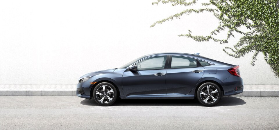 2017-Honda-Civic-Sedan-Touring-L03.png