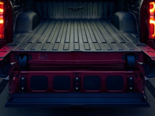 2025 Chevrolet Silverado 1500 close up view of multiflex tailgate