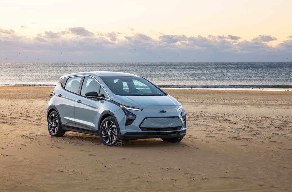 2022-Chevrolet-BoltEV-2LT-Hatchback-L08.png