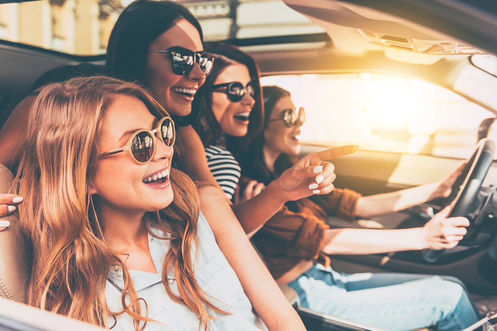 Happy People Driving.png