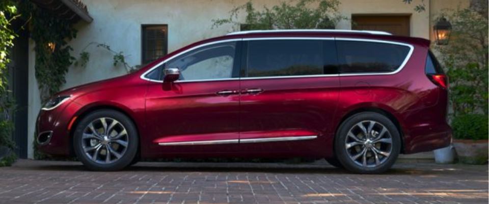 2019 Chrysler Pacifica red 3.JPG