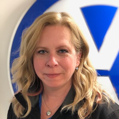 HVVW-369_0015_Shannon Walters Service Manager.jpg