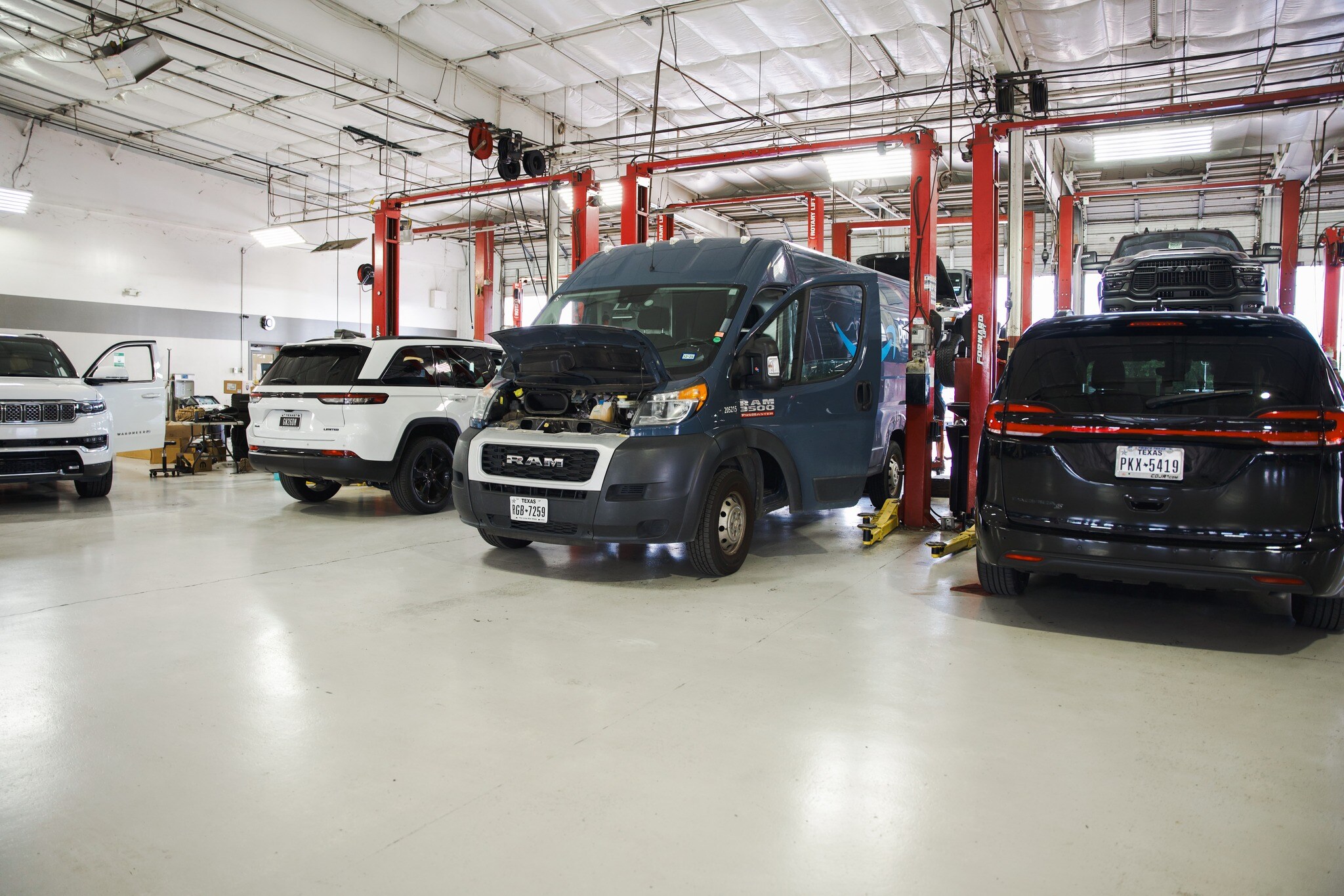 Huffines CJDR Lewisville Service Center