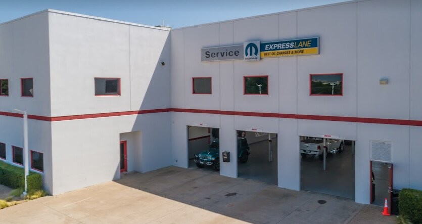2022 huffines cjdr plano dealership 1.png