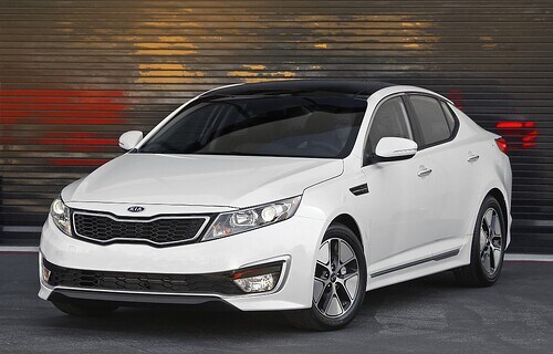2022 kia optima in white.jpg