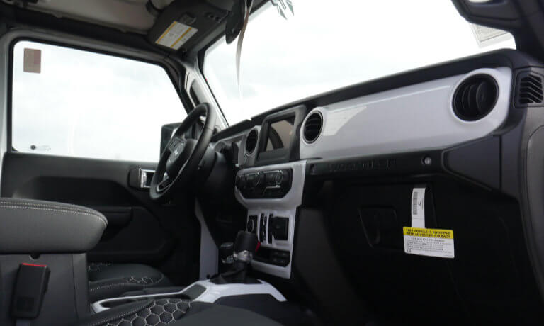 2021 Jeep Wrangler Rocky Ridge interior front