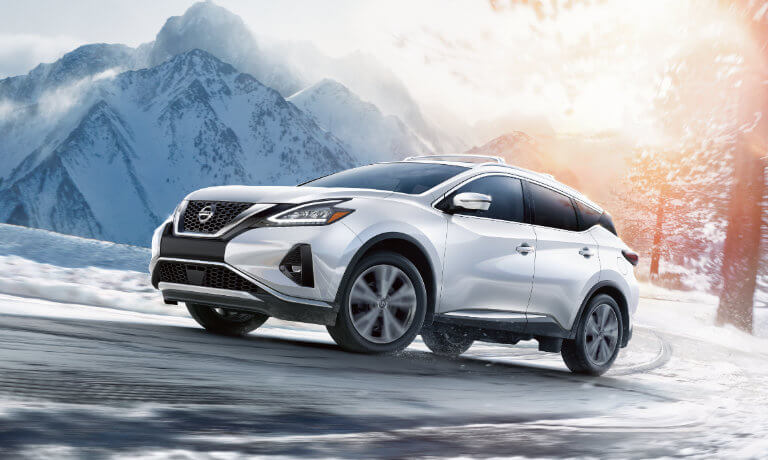 2022 Nissan Murano driving in the snow