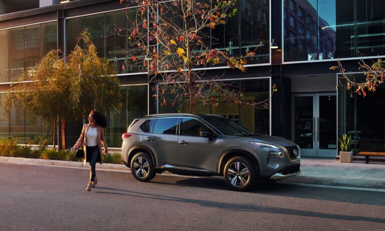 2022 Nissan Rogue Sport parked in front of city office building