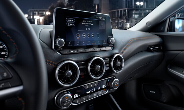 2021 Nissan Sentra intertior infotainment screen