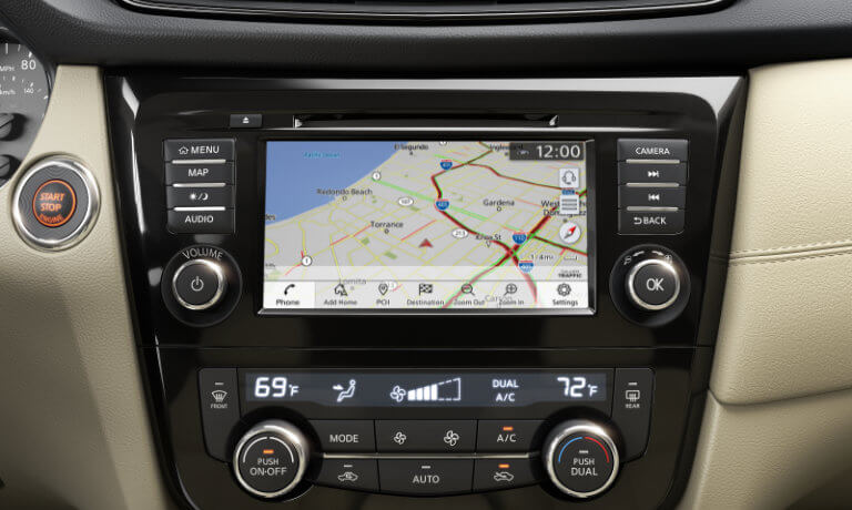 2020 Nissan Rogue interior infotainment