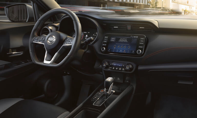 2022 Nissan Kicks wheel and infotainment system