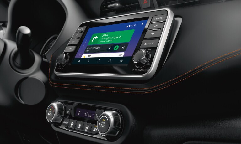 2020 Nissan Kicks interior infotainment