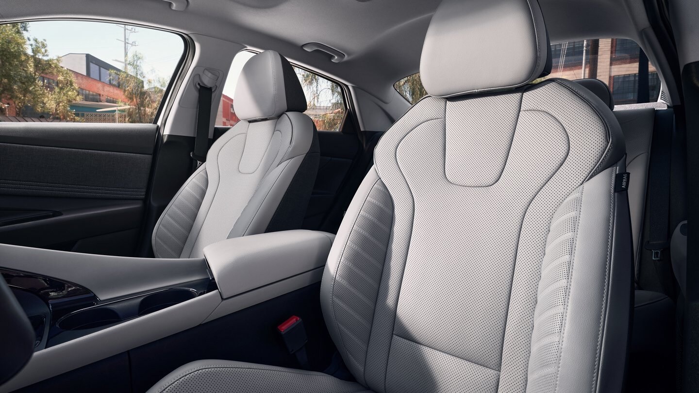 2022 Hyundai Elantra Interior