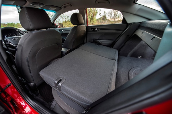 fold-flat-rear-seats.jpg