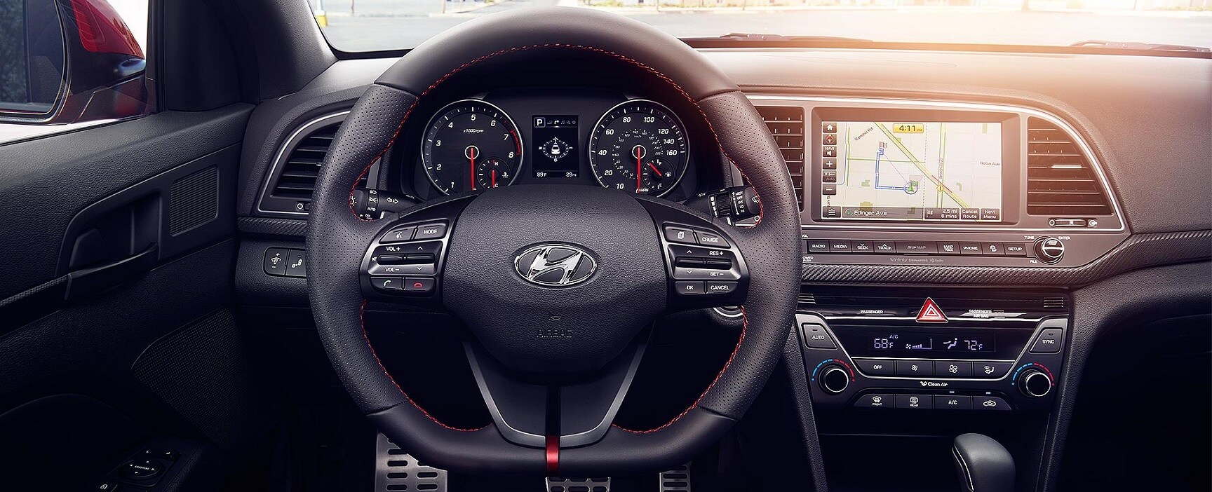 2018 Hyundai Elantra dash.jpg