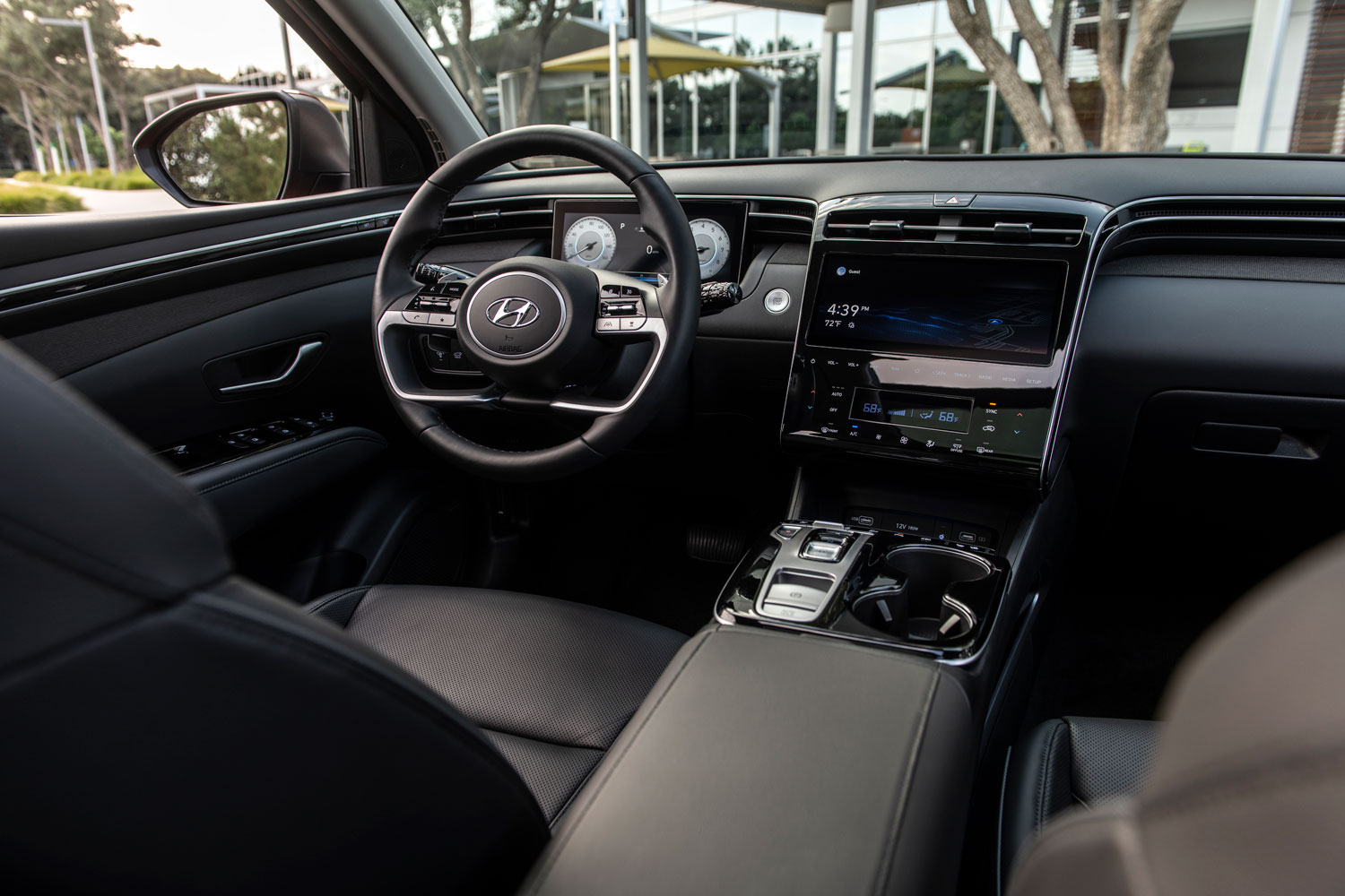 2023 Hyundai Tucson Hybrid interior 2023 Hyundai Tucson Hybrid interior