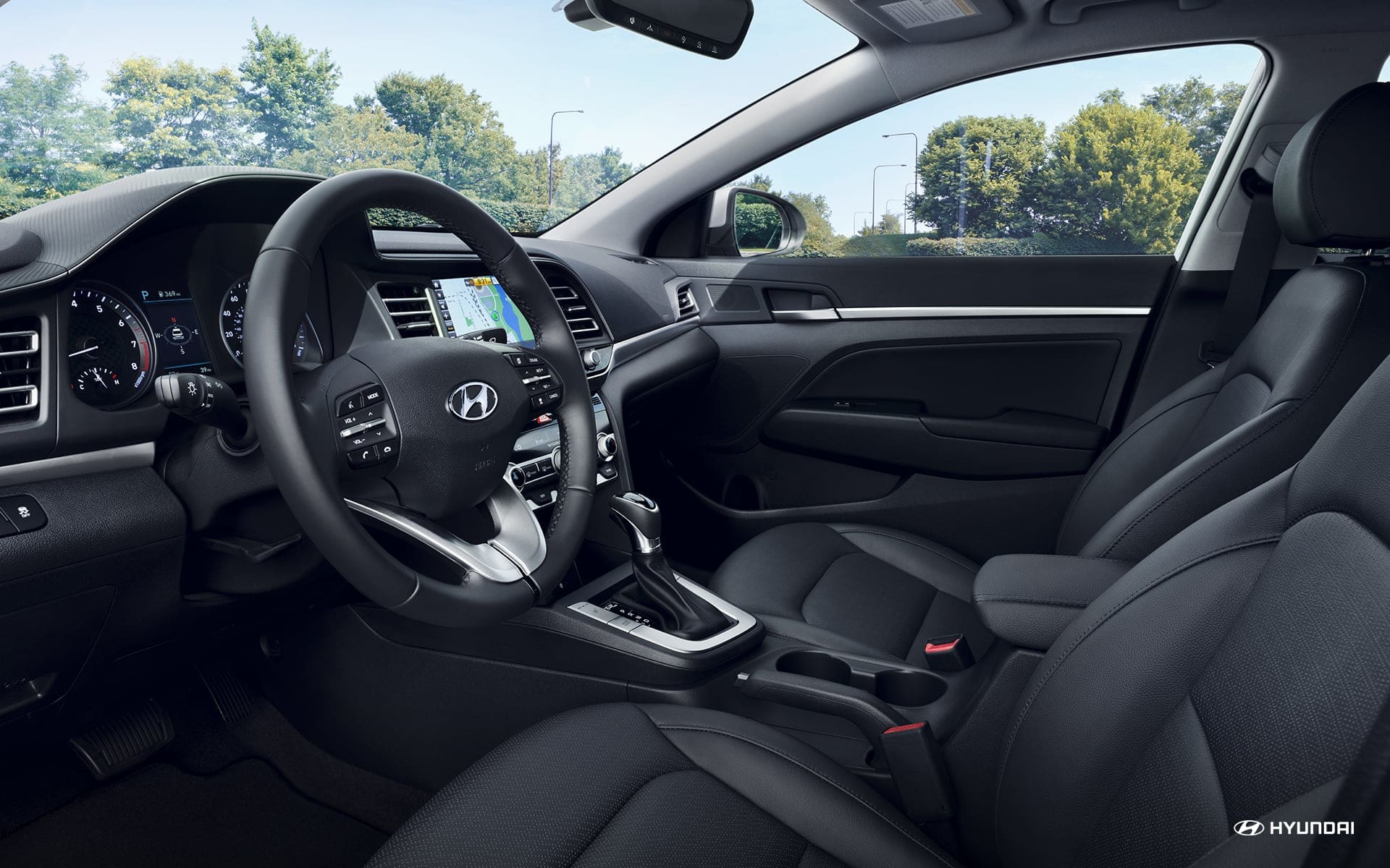 2019-elantra-gallery-int-05.jpg