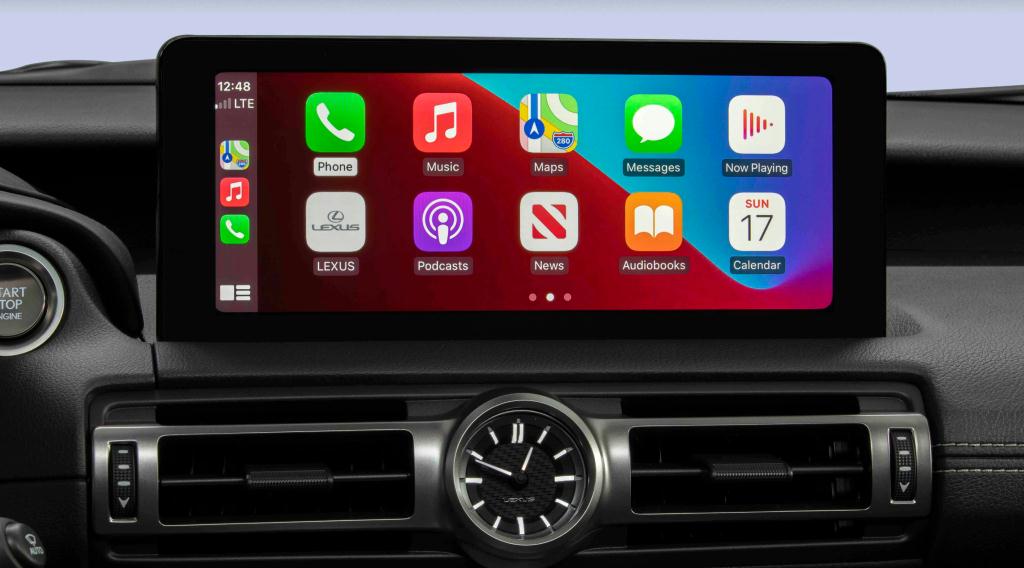 2022 Lexus IS 500 Interior Console