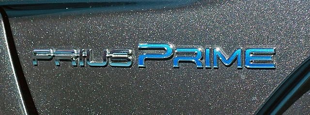 640px-Toyota_Prius_Prime_badge_WAS_2017_1590.jpg