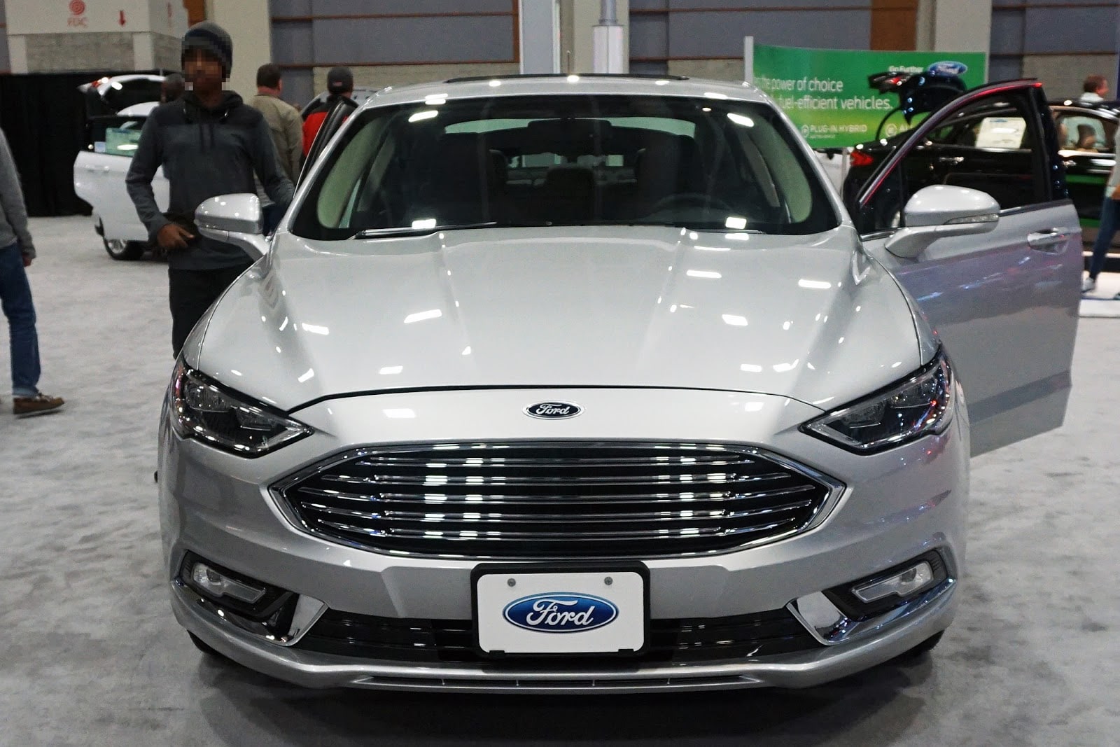 Ford_Fusion_Hybrid_WAS_2017_1650.jpg