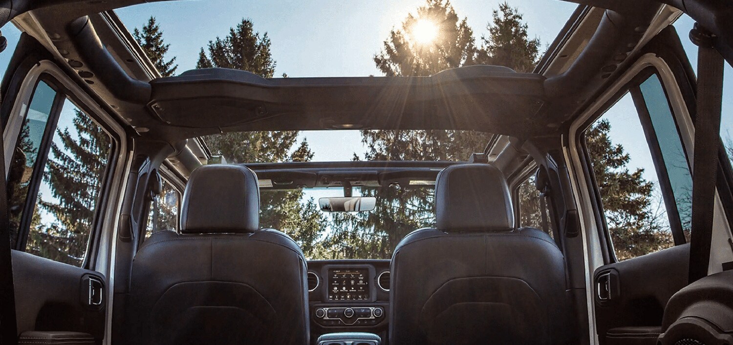 2023_Jeep_Wrangler_Sunroof.jpg