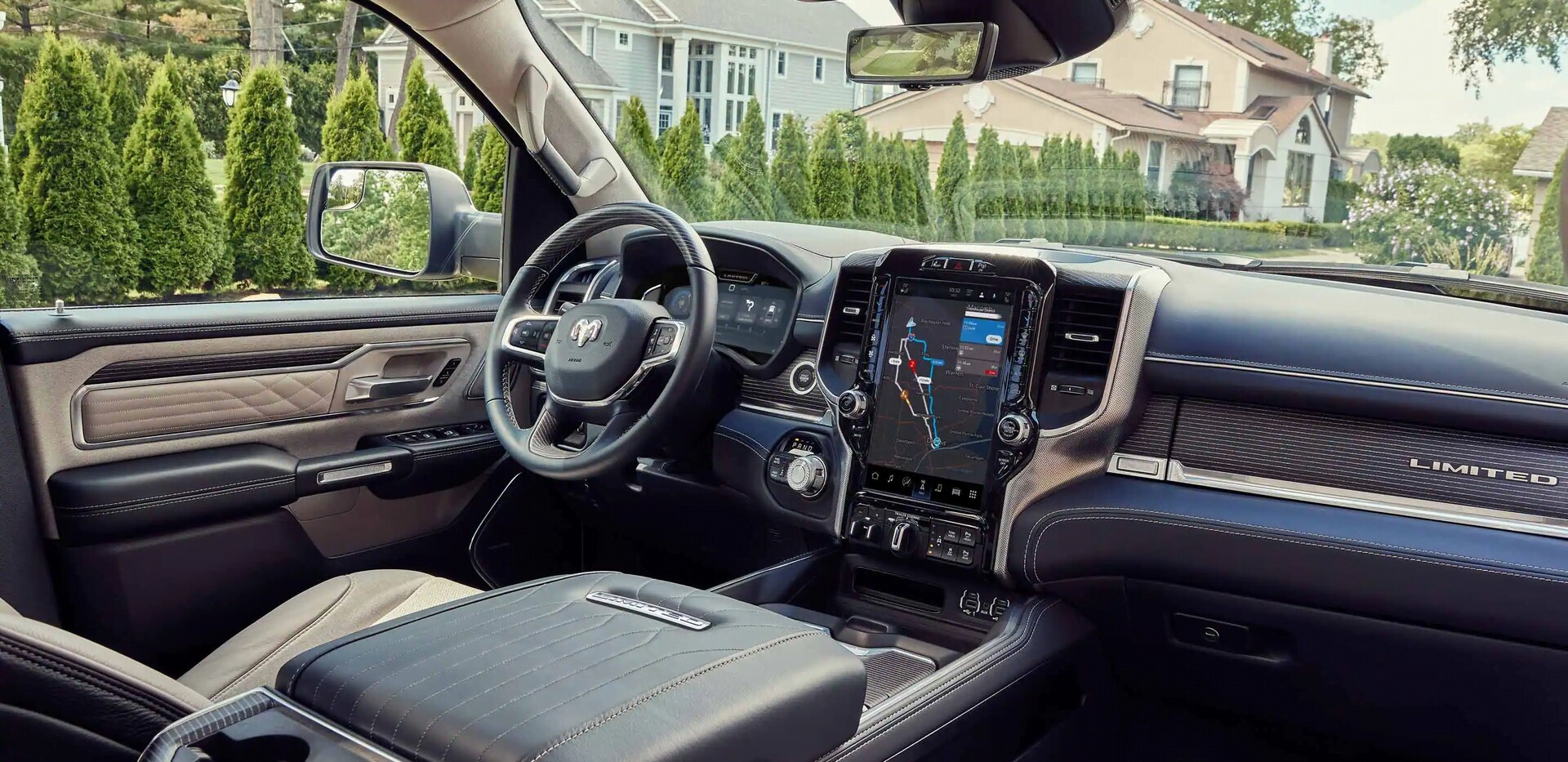2023-ram-1500-front-cabin.png