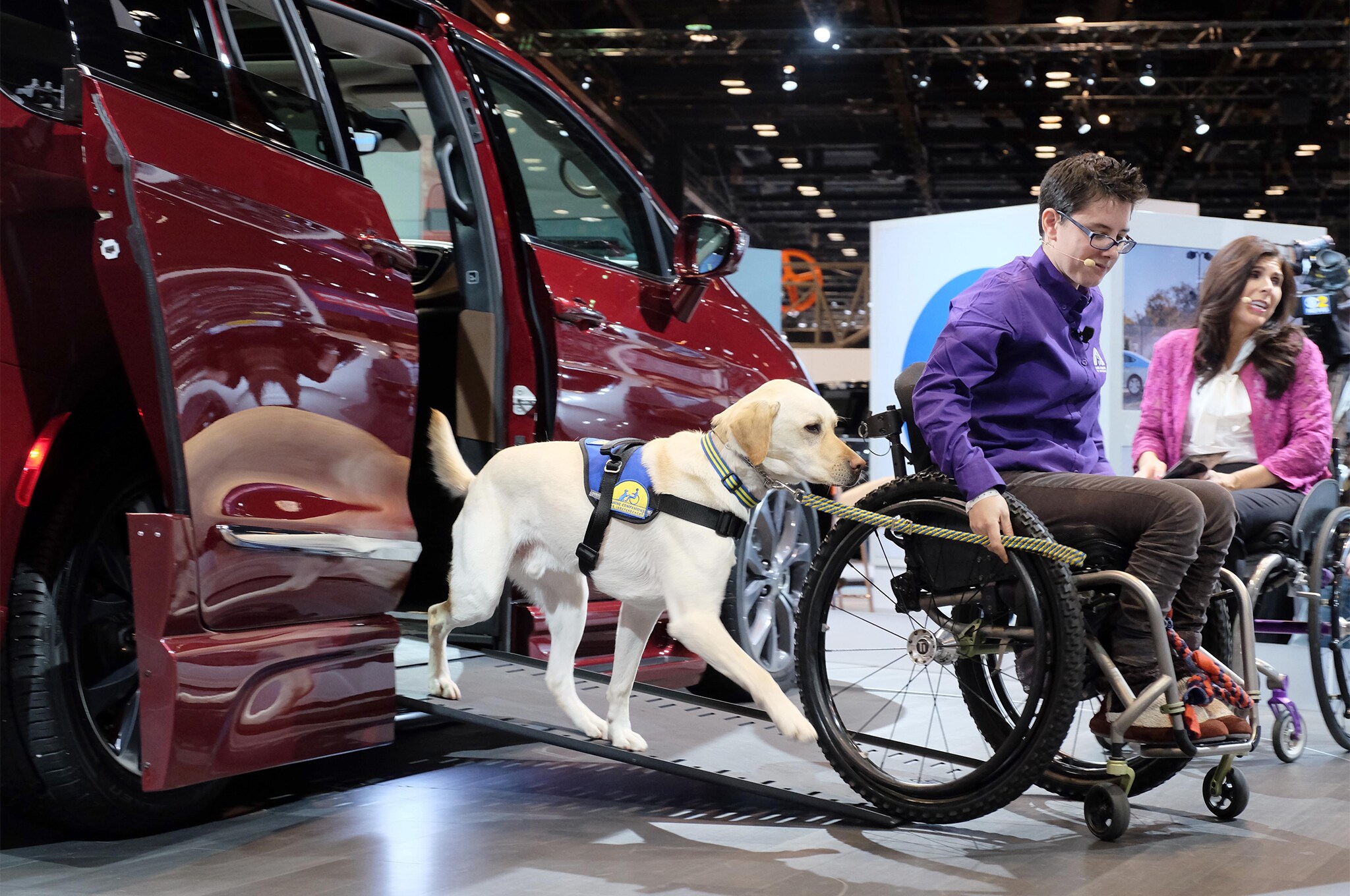 2017-Chrysler-Pacifica-BraunAbility-trained-assistance-dog.jpg