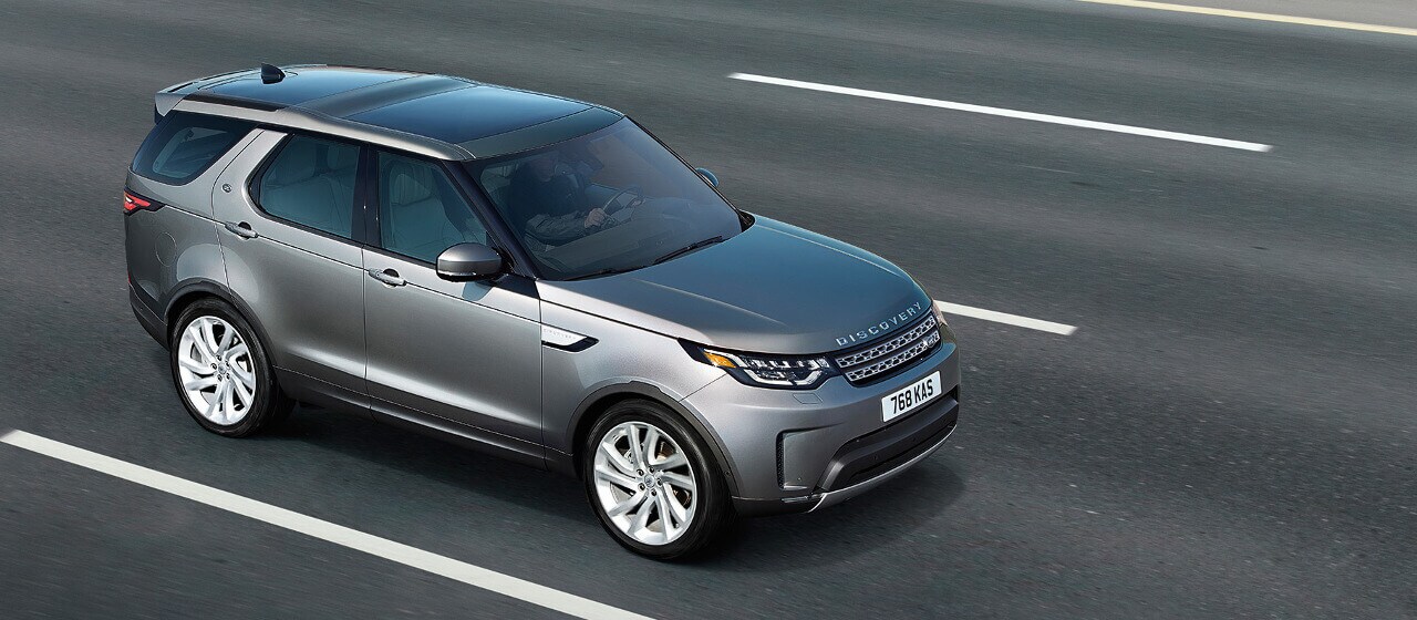 2018 Land Rover Discovery banner perform