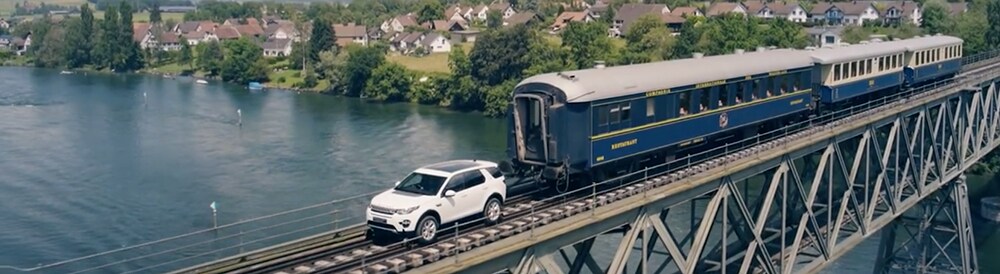 Land Rover Discovery Sport pulls Locomotive.png
