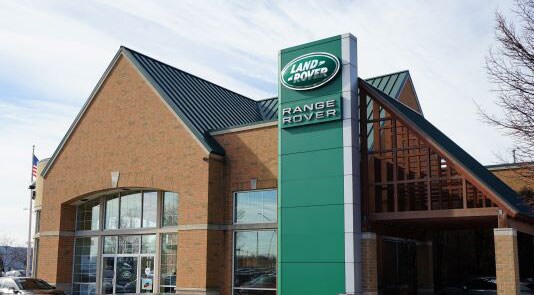 Land Rover of Naperville Storefront