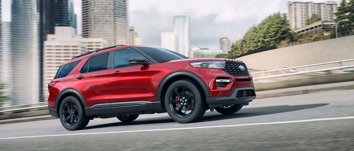2020 Ford Explorer 2020 Ford Explorer driving in city