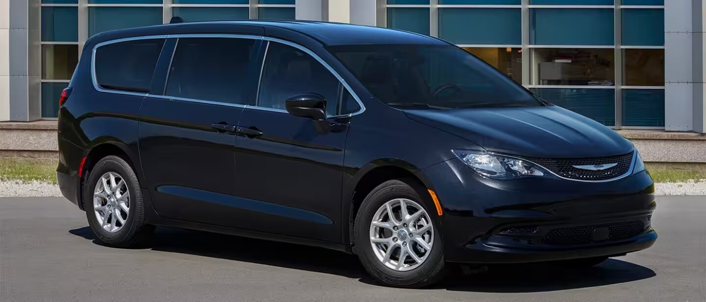 Chrysler Voyager minivan exterior
