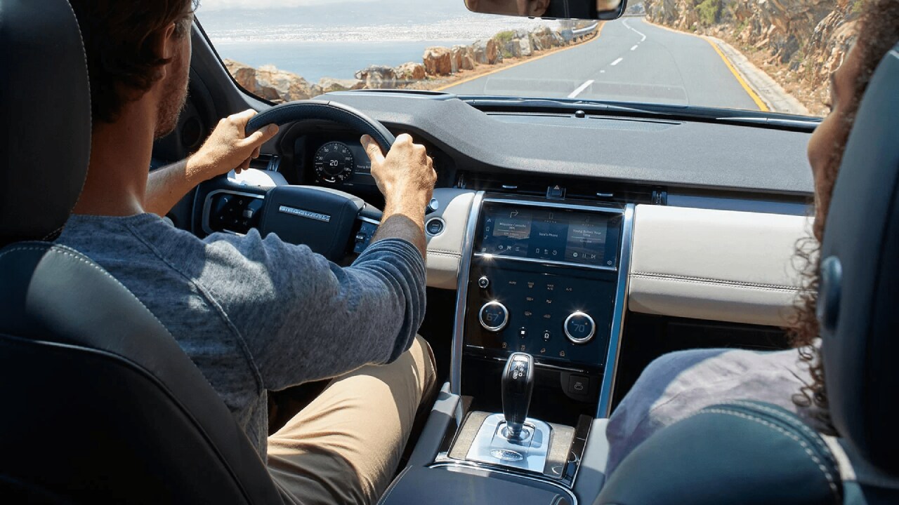 2022-LandRover-Discovery-Sport-Int-2 (1) (1).png