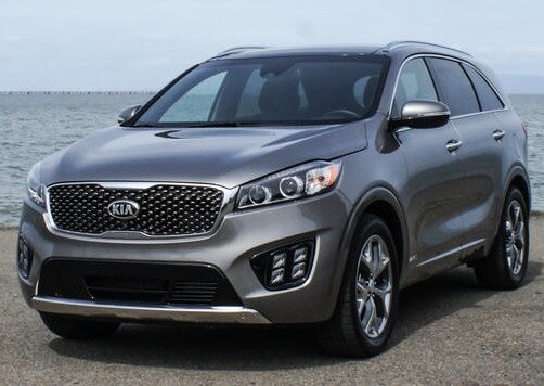 Kia Sorento near Lake Michigan in Chicago