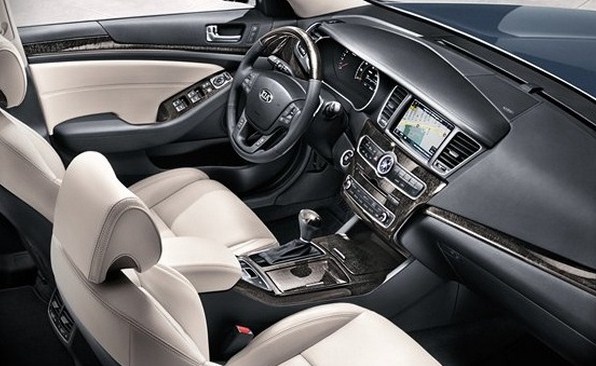 2016 Cadenza Interior Taken Near Chicago