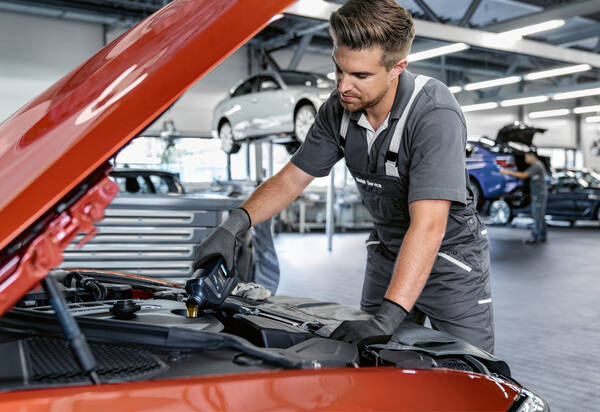 BMW Ultimate Care Oil.jpg