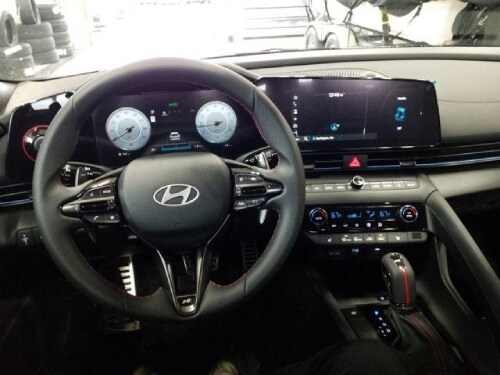 2025 Hyundai ELANTRA dash