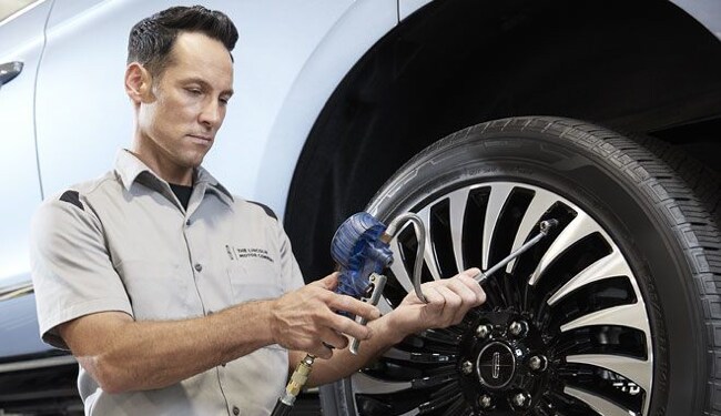 Service your Lincoln vehicle at Jack Demmer Lincoln