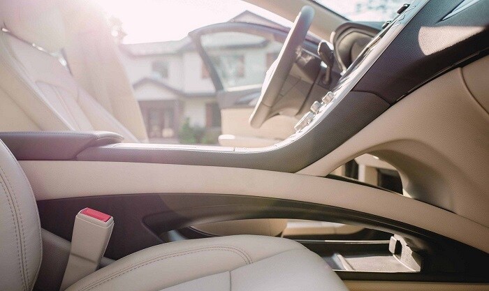 Interior and exterior features of 2019 Lincoln MKZ
