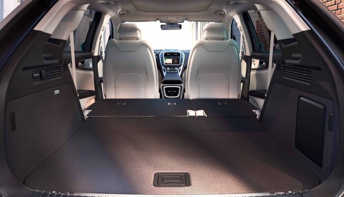 The spacious interior of the 2019 Lincoln Nautilus