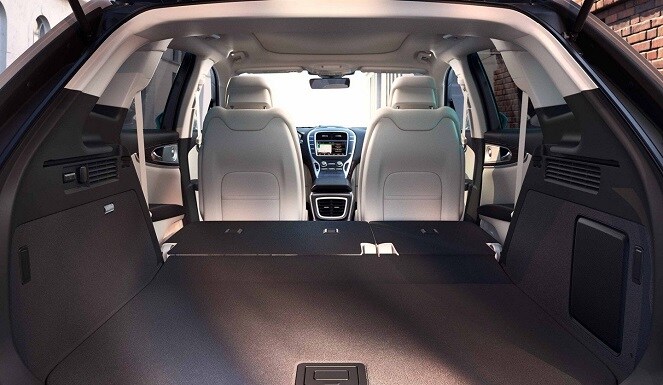 The luxurious interior of the 2019 Lincoln Nautilus