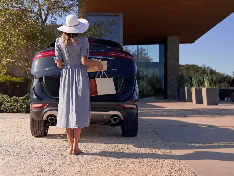 Jack Demmer Lincoln offers many specials and incentives on Lincoln vehicles and services near Redford, MI