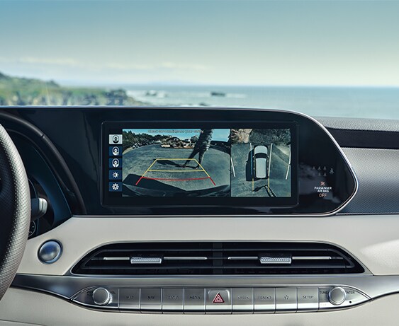 Compare the 2021 Hyundai Palisade vs. the 2021 Toyota Highlander at Jack Giambalvo Hyundai | Back up camera feature
