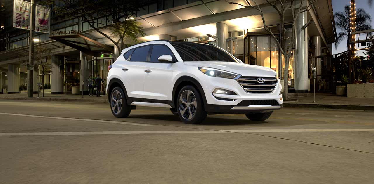 2018-tucson-ltd-ult-dazzling-white-001.jpg