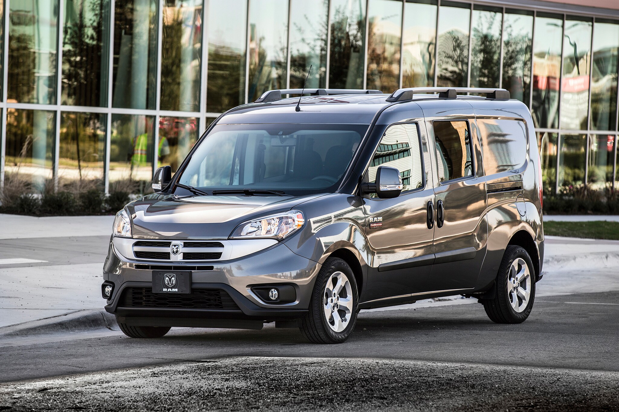 2017-Ram-ProMaster-City-Wagon-SLT-front-three-quarter-01.jpg