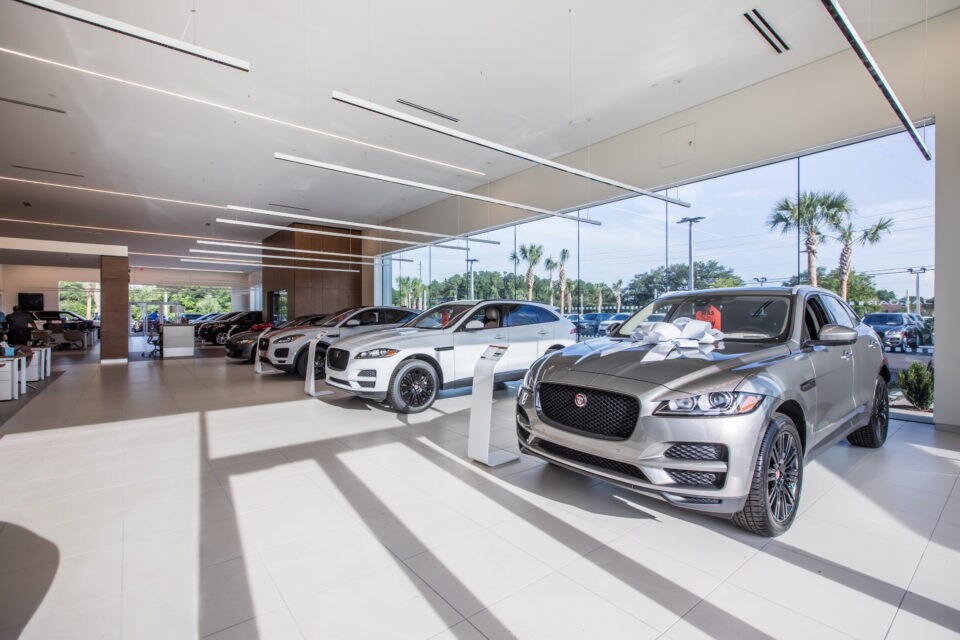 2019-Fields-Land-Rover-Jaguar-Jacksonville-004A-Deremer-Studios-LLC-960x640.jpg