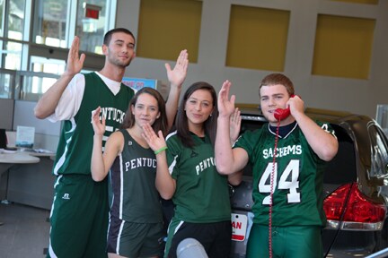 Pentucket_GAME_ON_Photo_2_Phone.JPG