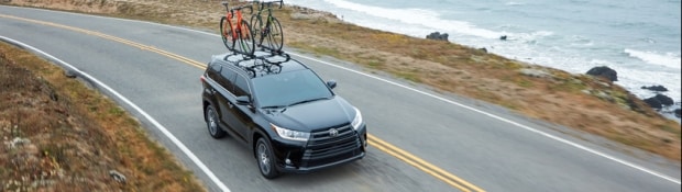 Compare the 2017 Toyota Highlander in Haverhill, MA