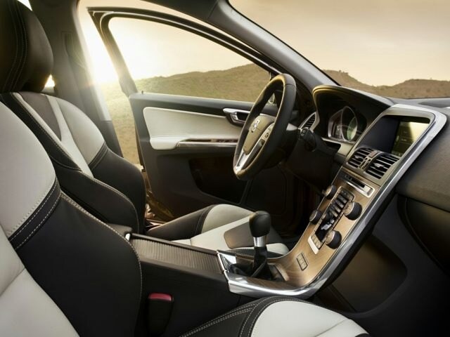 2017 Volvo XC60 interior